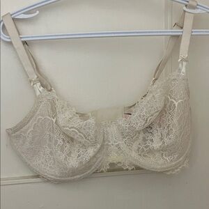 Victoria's Secret Lace Underwire Bra - Cream